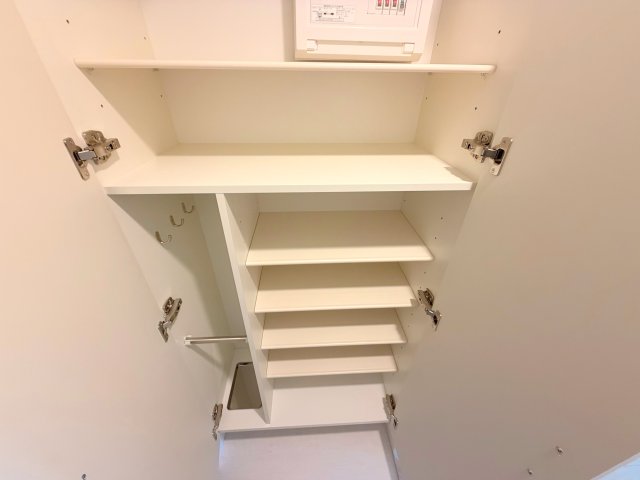 収納　大きいシューズボックスは靴がいっぱい入れれますね。