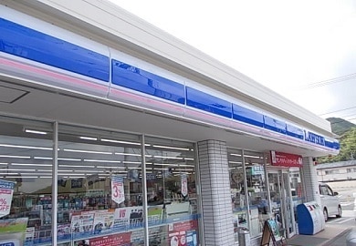 コンビニ　ローソン 高知横浜店（コンビニ）まで248m