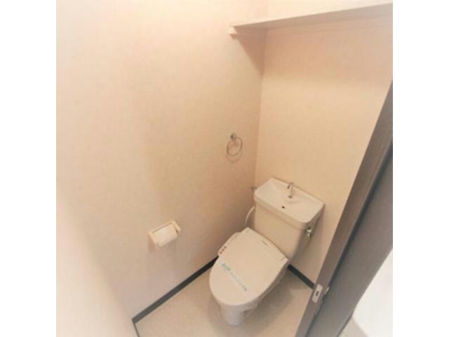 トイレ　現在改装中の為室内写真は別の部屋のものとなります。