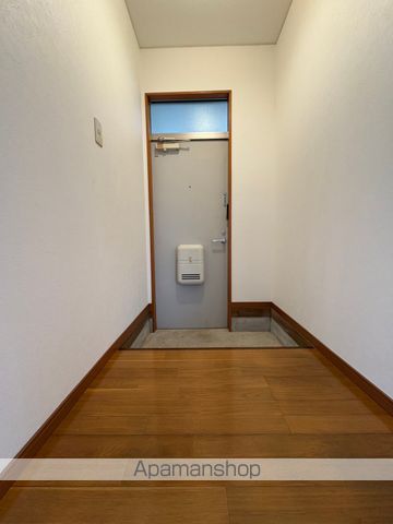 ＪＲ宇部線 丸尾駅 徒歩15分 2階建 築34年の玄関写真