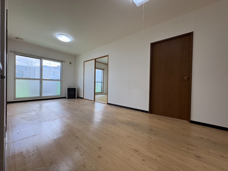 居室・リビング　広くてキレイなお部屋が広がっていて、充実した生活が送れそう。