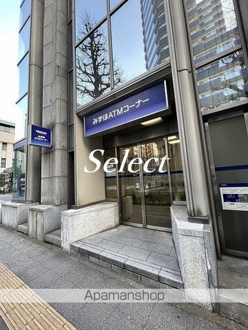 銀行　（株）みずほ銀行／横浜支店（銀行）まで52m