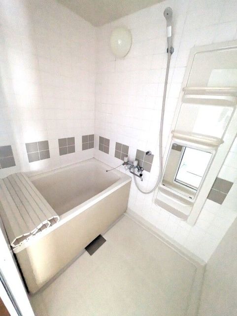バス・シャワールーム　別部屋参考写真です