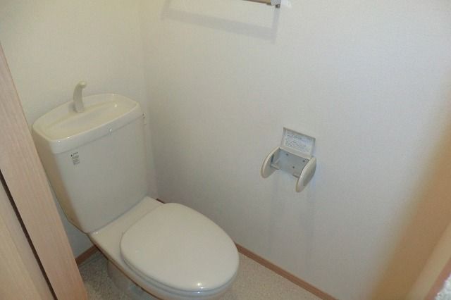 クレールアヴニール Bのトイレ写真