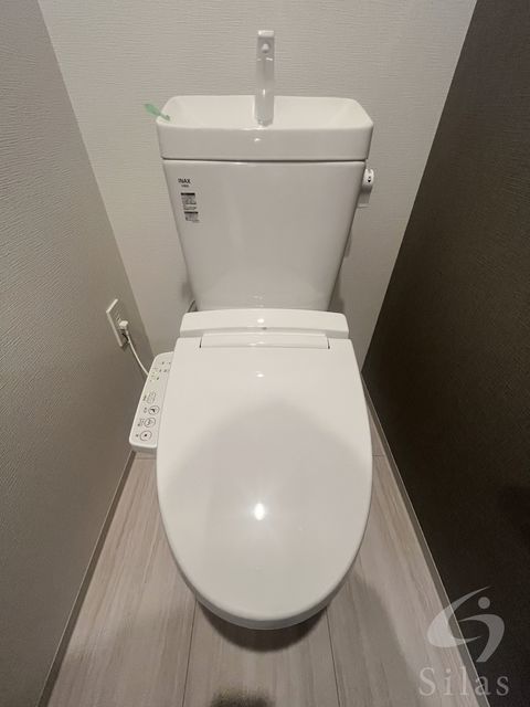 近鉄大阪線 布施駅 徒歩2分 14階建 築1年のトイレ写真