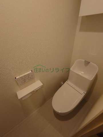 トイレ　別部屋の参考写真になります。