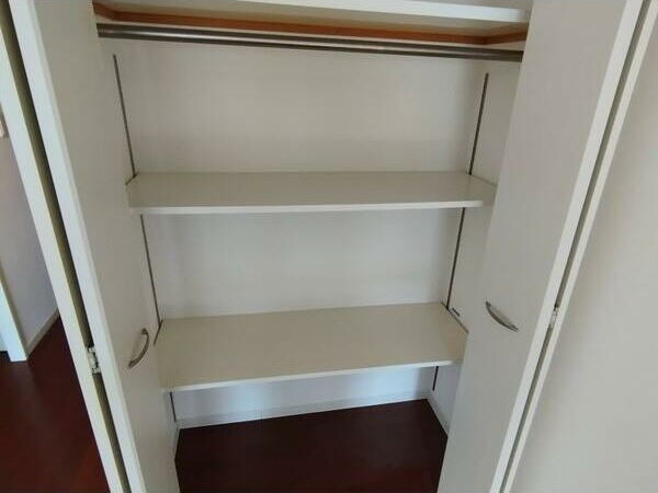 収納　同物件別部屋写真