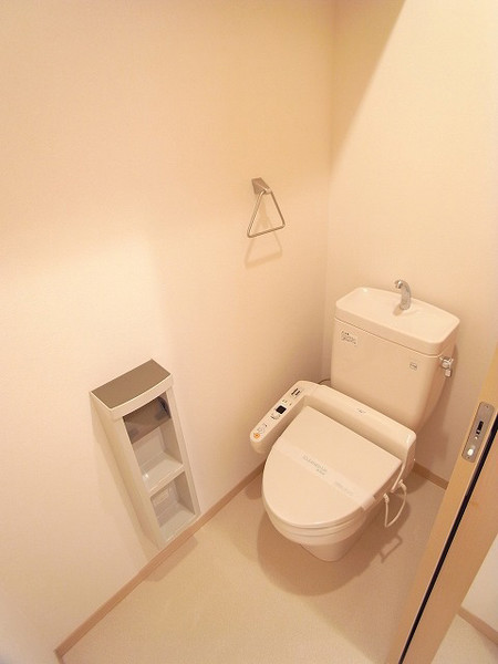 シャーメゾン川西のトイレ写真