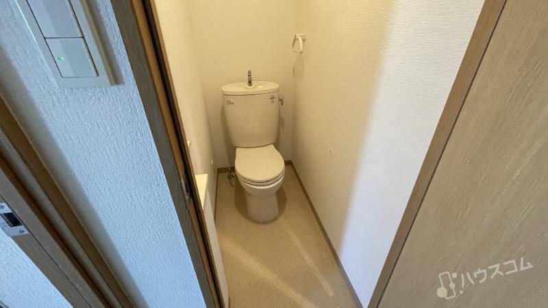 阪急宝塚線 庄内駅 徒歩8分 3階建 築22年のトイレ写真
