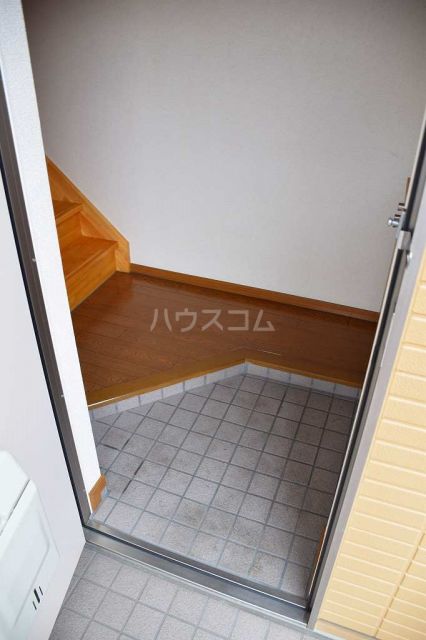 エントピア名和北Cの玄関写真