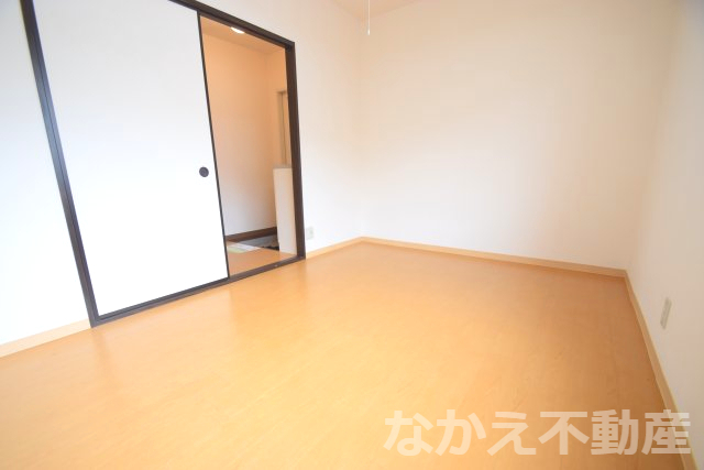 その他部屋・スペース　開放的な寝室です