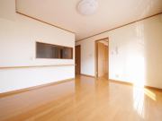 ニューガーデン弐番館の居間写真