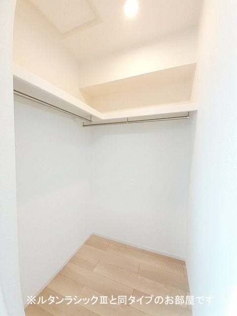メゾンサブーリュの内装写真