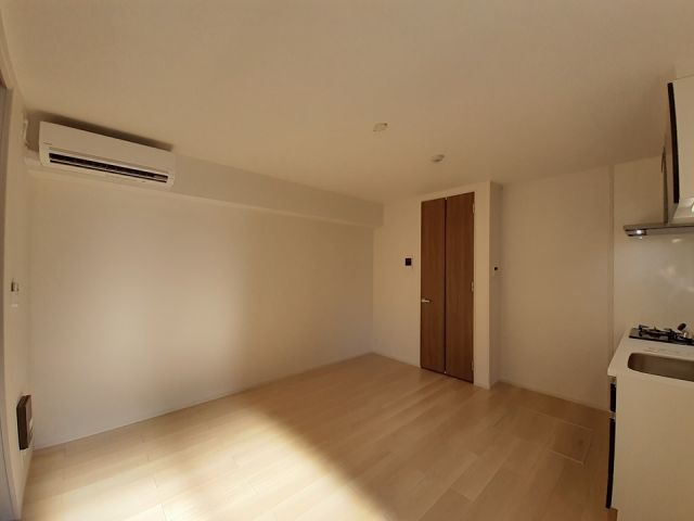 ヴァロ伏見稲荷の居間写真