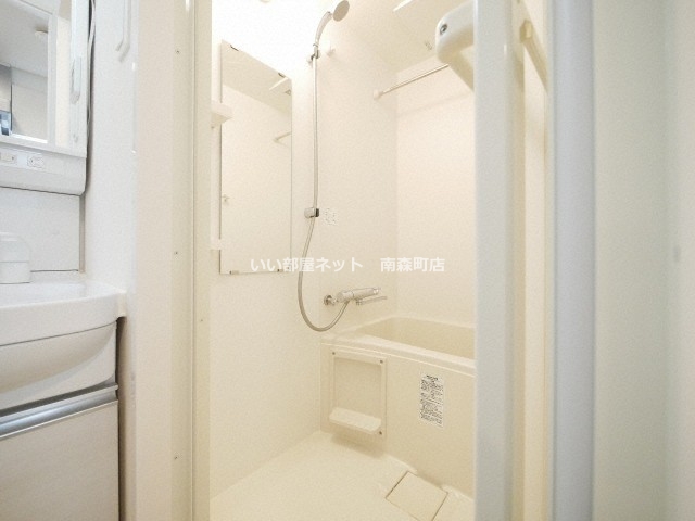 阪急神戸線 中津駅 徒歩8分 10階建 築7年の風呂写真