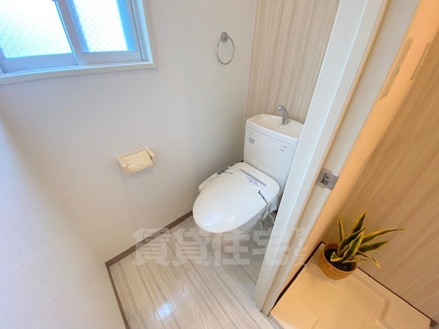 ディー・シモンズ梅田のトイレ写真