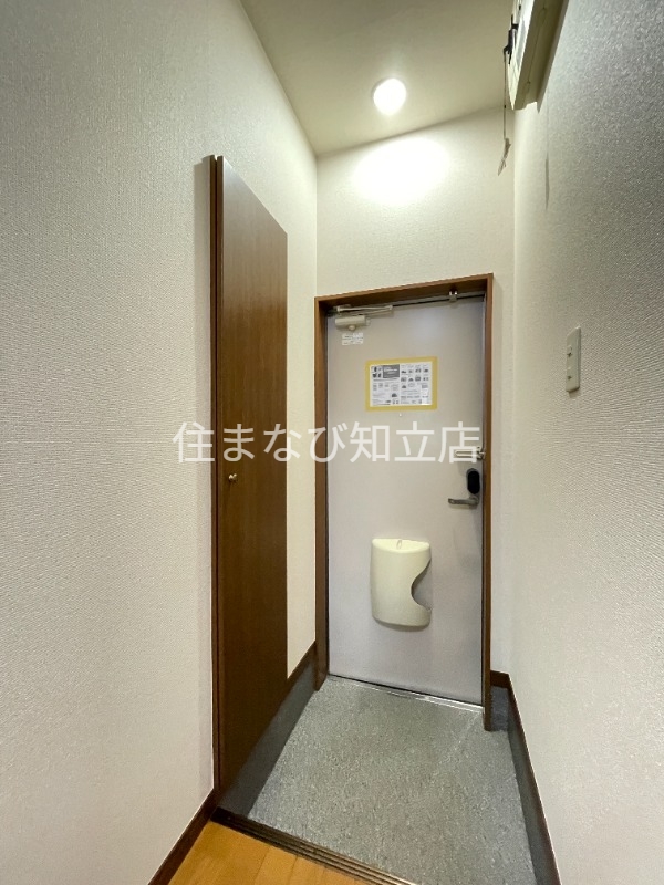 玄関　別部屋写真