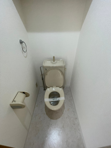 京阪本線 大和田駅 徒歩15分 3階建 築28年のトイレ写真