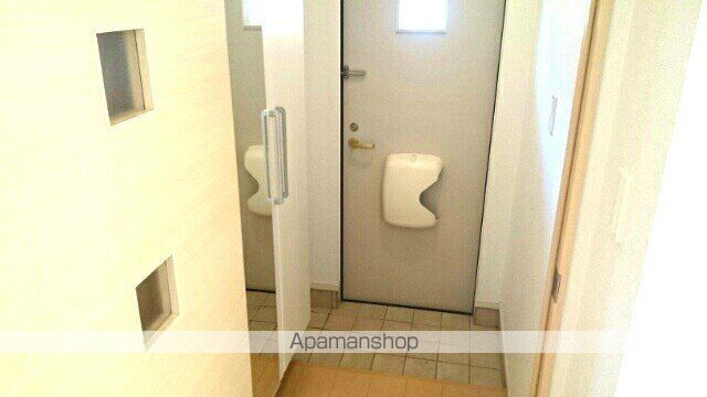 グランドパレス樹 IIIの玄関写真