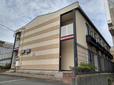 【レオパレス幸αIIの建物外観】