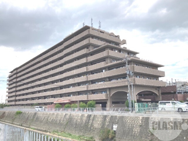 堺市西区上野芝町のマンションの建物外観