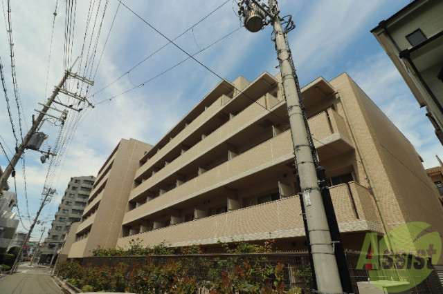 【神戸市灘区記田町のマンションの建物外観】