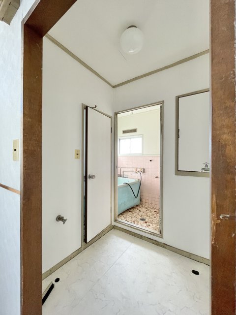 洗面設備　※洗面台設置前