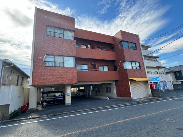 北九州市八幡西区東鳴水のアパートの建物外観