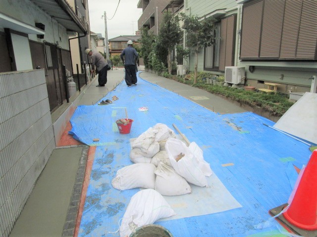 【座間市相模が丘のアパートの駐車場】