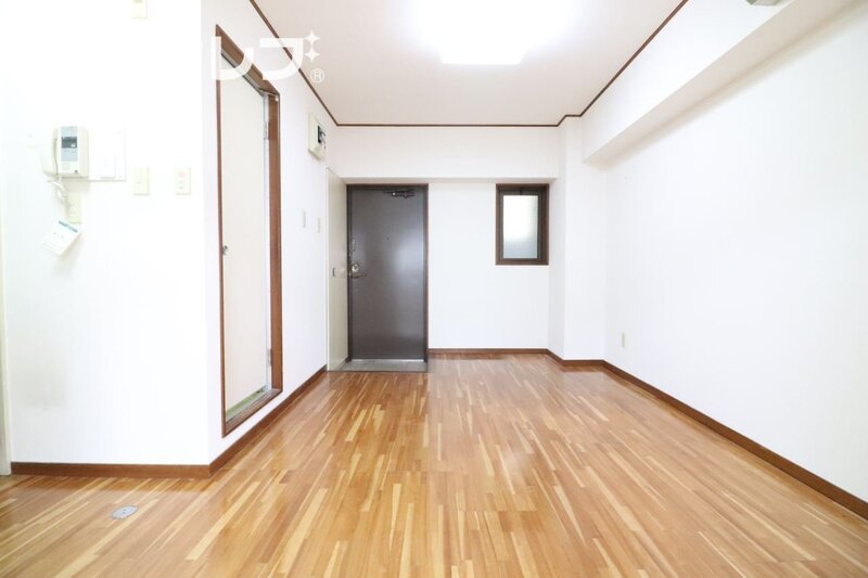 居室・リビング　広く使えるお部屋です