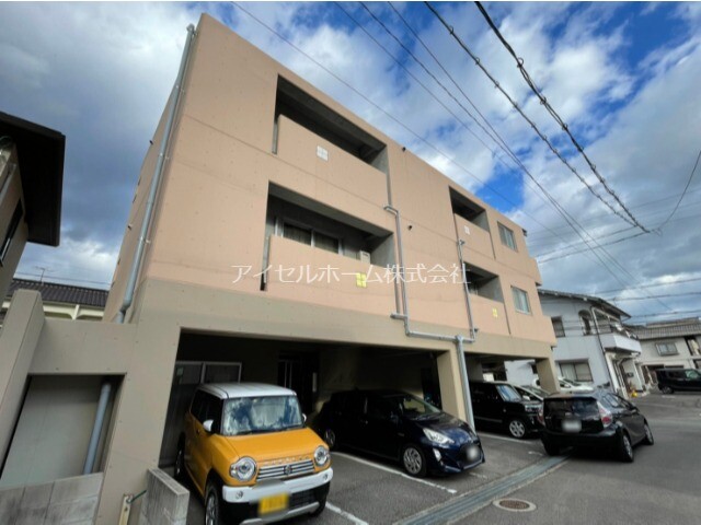 呉市広駅前のマンションの建物外観