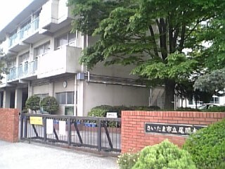 【メゾンペールの小学校】