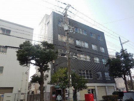 尼崎市常光寺のマンションの建物外観