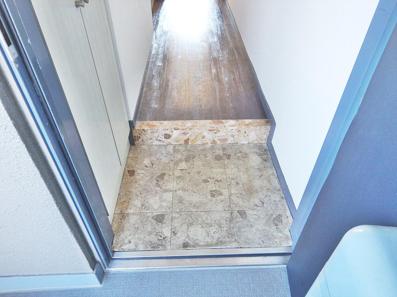 玄関　ライオンズマンション新栄