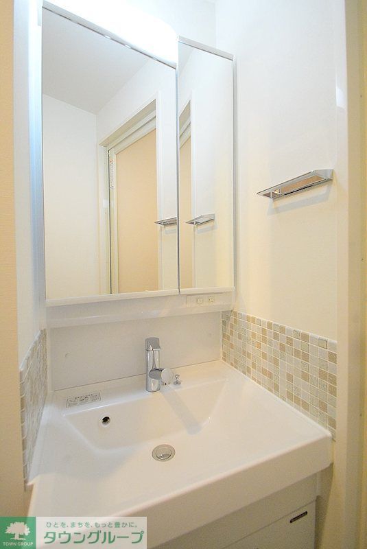 洗面設備　※カラータイプ異なります。