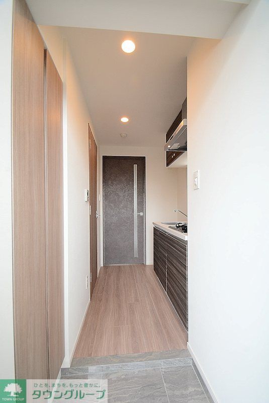 玄関　※カラータイプ異なります。