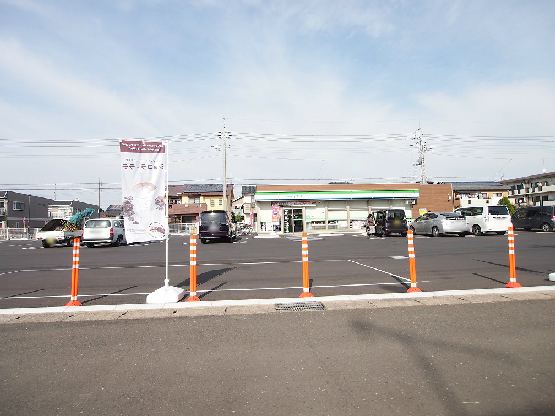 コンビニ　ファミリーマート 川越的場店（コンビニ）まで249m