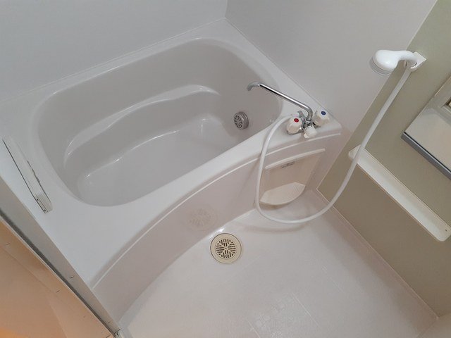 バス・シャワールーム　お風呂で日々の疲れを落としましょう