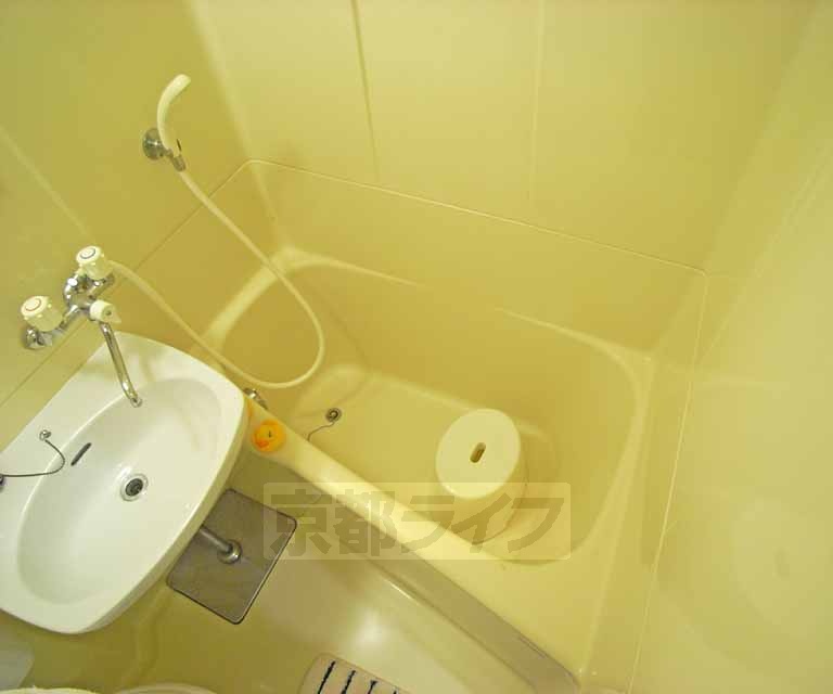 バス・シャワールーム　ゆったりとしたお風呂です。