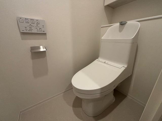 トイレ　温水洗浄暖房便座