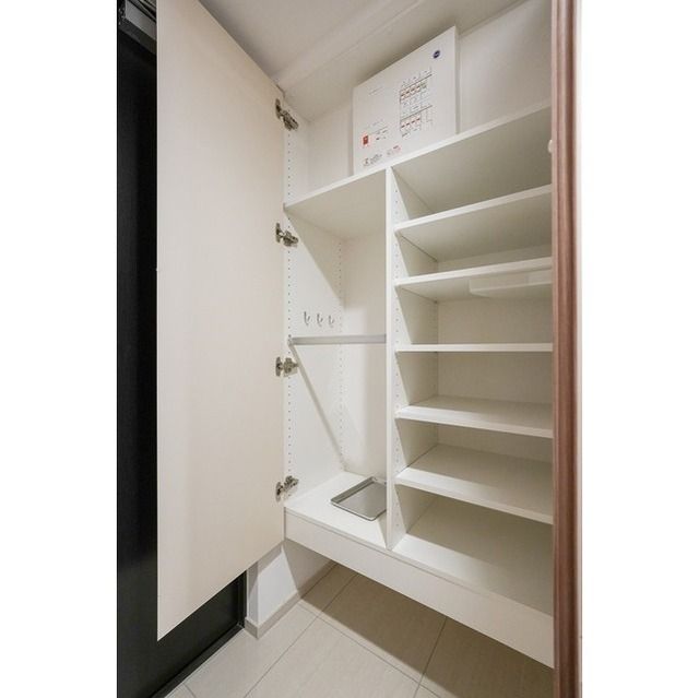 収納　シューズボックス