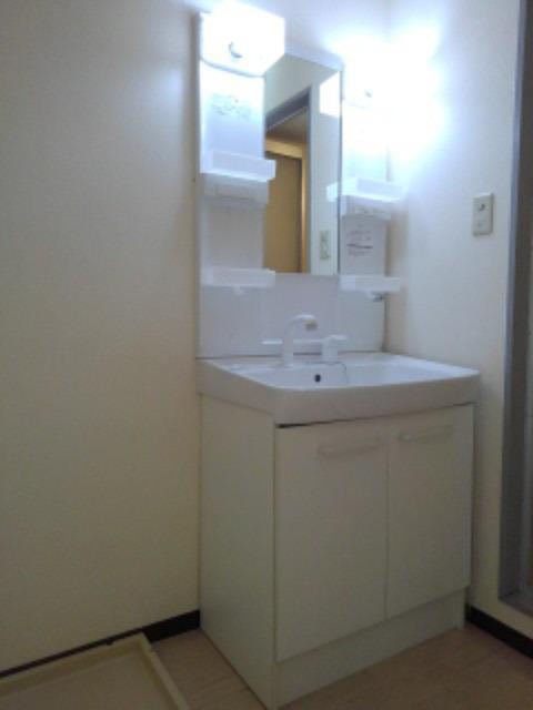 洗面設備　独立・シャワー付洗面化粧台♪