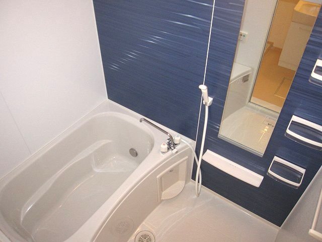 バス・シャワールーム　お風呂で日々の疲れを落としましょう