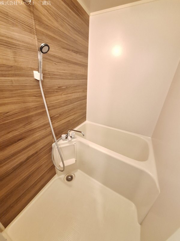 バス・シャワールーム　お洒落な鏡付き