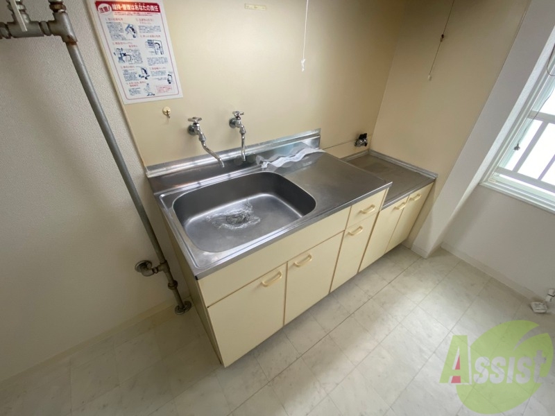 キッチン　ガスキッチンです。２口コンロが設置できます。