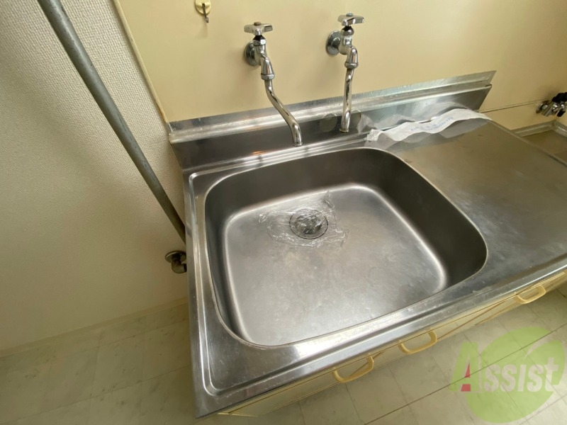 洗面設備　洗面台はありませんがこちらで洗顔などができます。