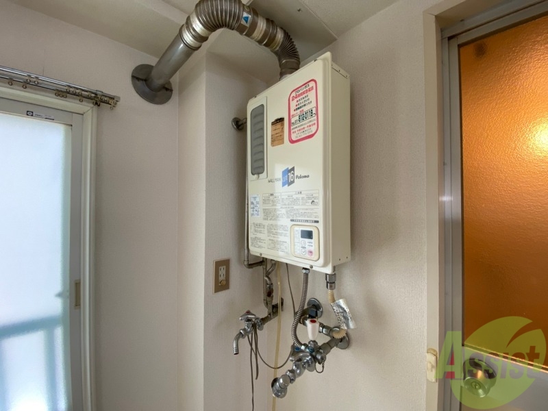 その他設備　ガス給湯器です。操作しやすいパネルになってます。