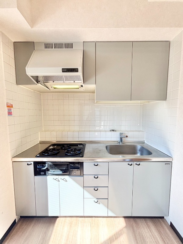 キッチン　３口ガスコンロシステムキッチン