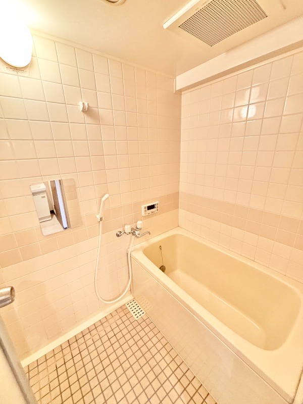 バス・シャワールーム　追い炊き機能付き