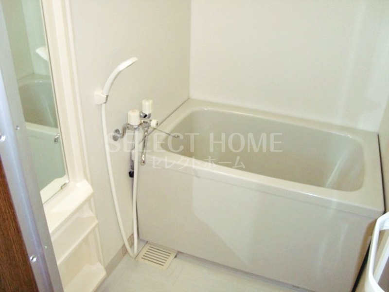 バス・シャワールーム　ゆったり過ごせるお風呂です